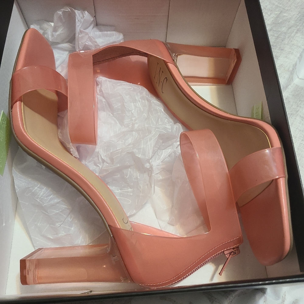 Shoes - Picture 4 of 16